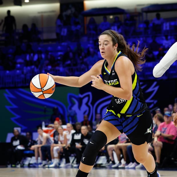  Dallas Wings forward Maddy Siegrist 