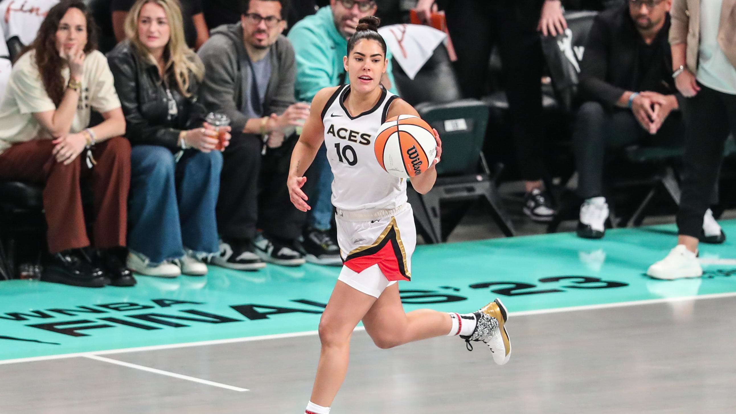 Kelsey Plum Shares Heartbreaking Message About Divorcing Darren Waller