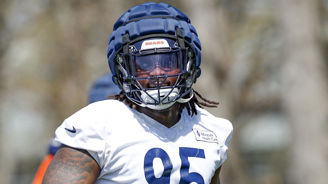 Chicago Bears defensive line Shemar Turner (95) warms up during the Rookie Minicamp at Halas Hall.