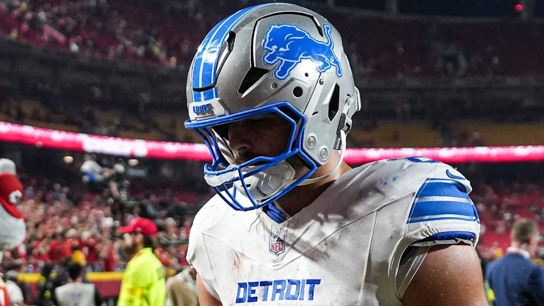 Detroit Lions tight end Sam LaPorta (87) walks off the field after 30-13 loss to Kansas City Chiefs at Arrowhead Stadium in Kansas City, Missouri on Sunday, Oct. 12, 2025.