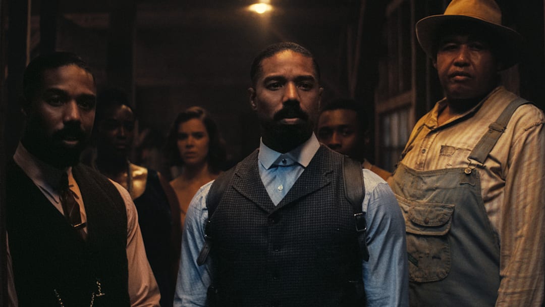 (L to r) MICHAEL B. JORDAN as Smoke, WUNMI MOSAKU as Annie, HAILEE STEINFELD as Mary, MICHAEL B. JORDAN as Stack, MILES CATON as Sammie and OMAR BENSON MILLER as Cornbread in Warner Bros. Pictures’ “SINNERS,” a Warner Bros. Pictures release.