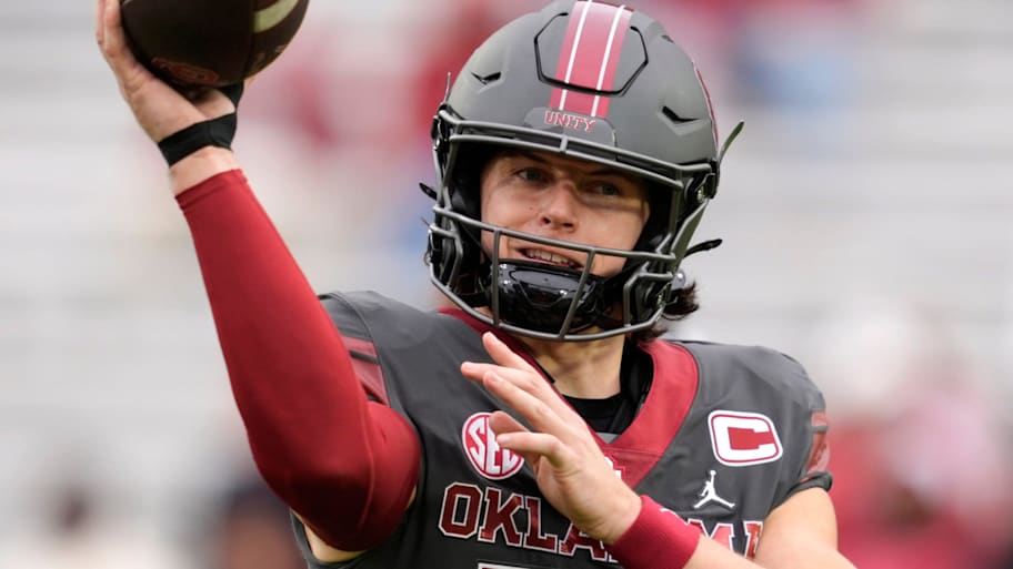 Oklahoma Sooners quarterback John Mateer