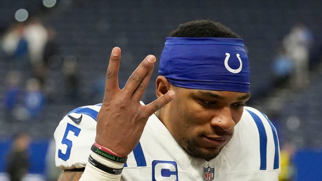 Indianapolis Colts quarterback Anthony Richardson (5) leaving the field.