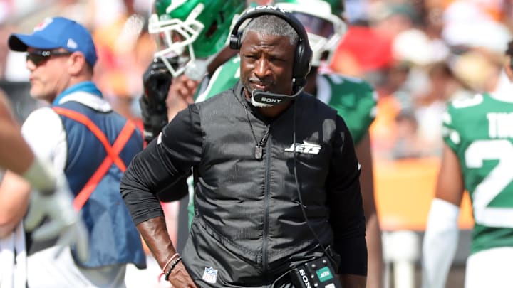 NY Jets head coach Aaron Glenn