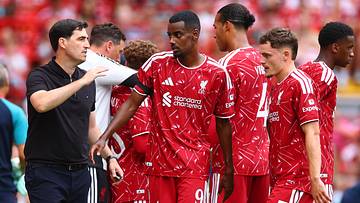 Andoni Iraola (links im Bild) muss den FC Liverpool in Form bringen Andoni Iraola (links im Bild) muss den FC Liverpool in Form bringen