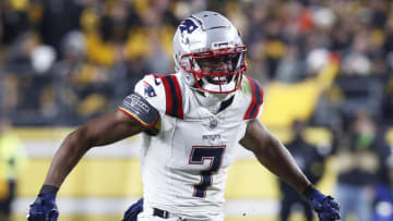 New England Patriots wide receiver JuJu Smith-Schuster (7) 