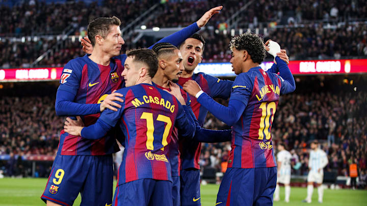 Le Barça célébrant le but face à Oviedo en Liga