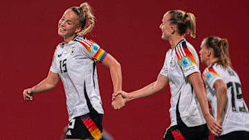 Giulia Gwinn (links) und Lea Schüller