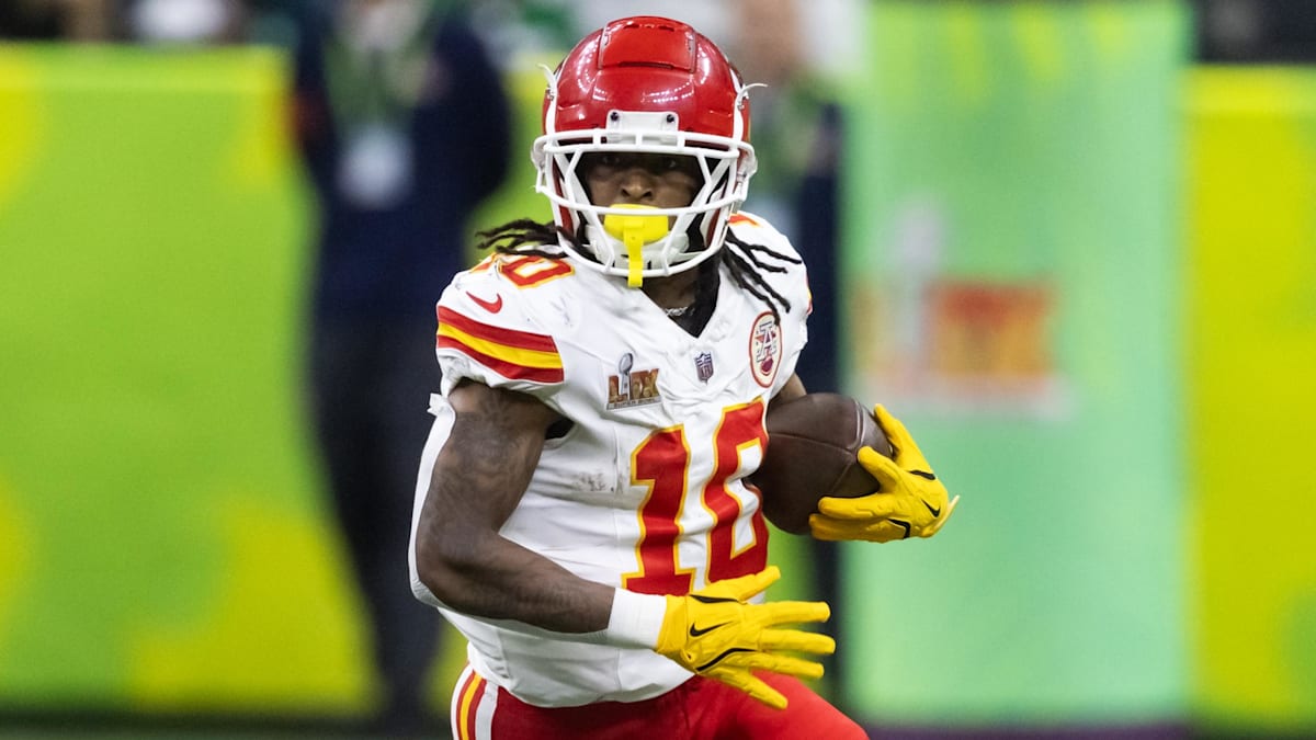 Former Rutgers Scarlet Knights Star Receives Degree Wearing Super Bowl Rings