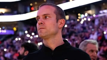  Los Angeles Lakers assistant coach Jordan Ott against the Phoenix Suns.
