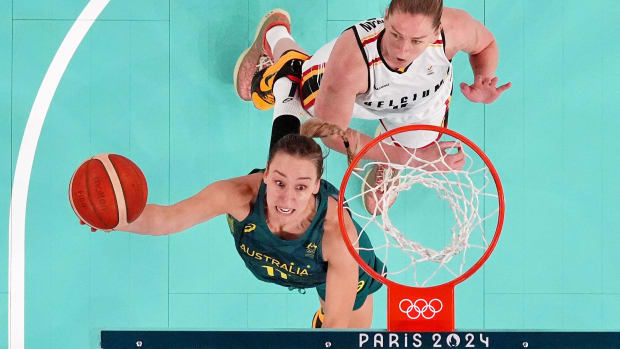 Australia forward Alanna Smith (11) shoots the ball against Belgium power forward Emma Meesseman 