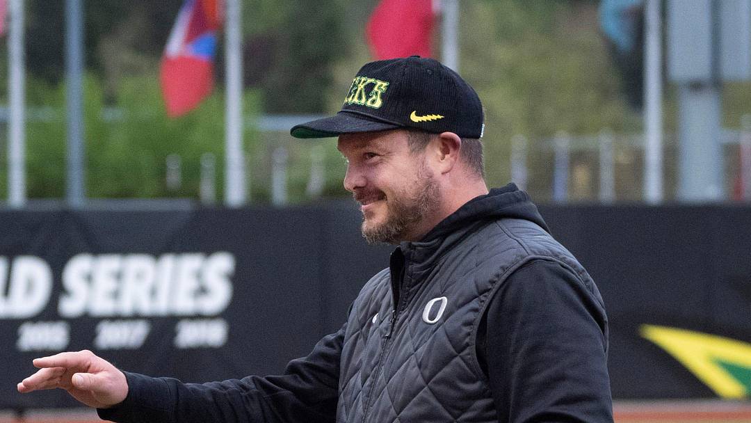 Oregon football coach Dan Lanning