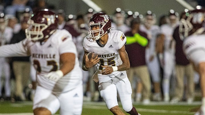 Niceville (15) Johnny Lewis jr runs against Lakeland Friday December 6 , 2024 in Lakeland Fl.
Ernst Peters/The Ledger Niceville (15) Johnny Lewis jr runs against Lakeland Friday December 6 , 2024 in Lakeland Fl.
Ernst Peters/The Ledger