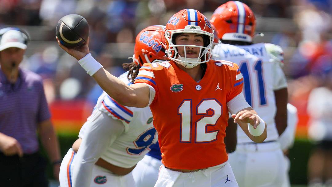 Florida quarterback Aaron Philo (12) passes during the second half of the Orange and Blue game at Steve Spurrier Field at Ben Hill Griffin Stadium in Gainesville, FL on Saturday, April 11, 2026. [Alan Youngblood/Gainesville Sun]