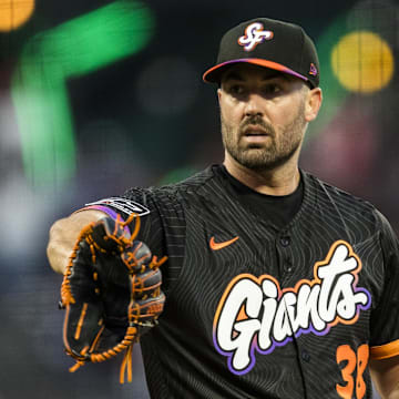 May 13, 2025; San Francisco, California, USA; San Francisco Giants starting pitcher Robbie Ray (38) prepares to throw against the Arizona Diamondbacks‘‘ during the fourth inning at Oracle Park. 