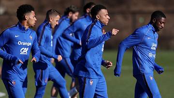 Les Bleus à l'entrainement à Boston, avant de défier le Brésil Les Bleus à l'entrainement à Boston, avant de défier le Brésil
