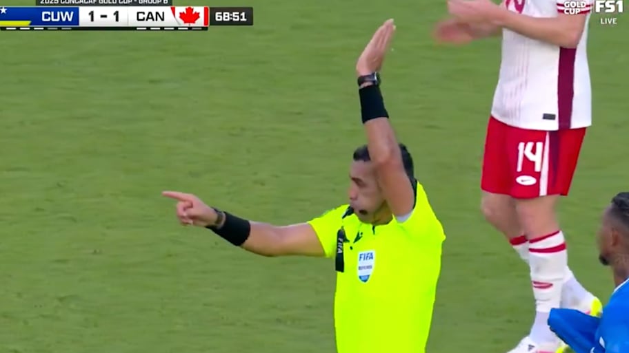 The referee in Curacao-Canada disallows a goal. | @CJzero