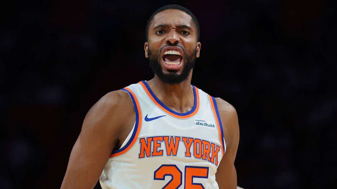 Oct 26, 2025; Miami, Florida, USA; New York Knicks guard Mikal Bridges (25) reacts against the Miami Heat during the first quarter at Kaseya Center. Mandatory Credit: Sam Navarro-Imagn Images Oct 26, 2025; Miami, Florida, USA; New York Knicks guard Mikal Bridges (25) reacts against the Miami Heat during the first quarter at Kaseya Center. Mandatory Credit: Sam Navarro-Imagn Images