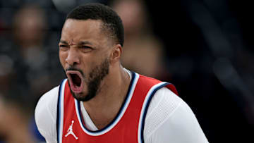 Milwaukee Bucks v Los Angeles Clippers