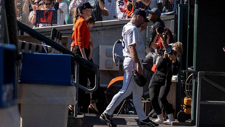 Justin Verlander and family walk into the dugout at the end of his 21-year career.