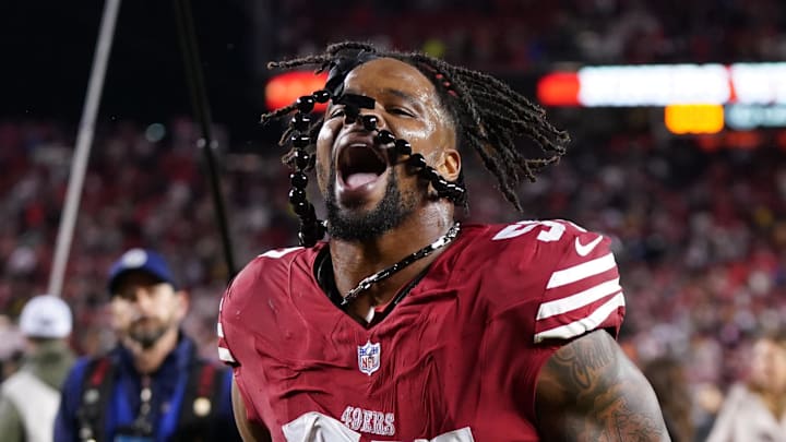 San Francisco 49ers linebacker Dre Greenlaw (57)