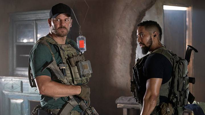 "Phantom Pattern" EP#604-- David Boreanaz as Jason Hayes, Neil Brown Jr. as Ray Perry in SEAL Team, streaming on Paramount+. 