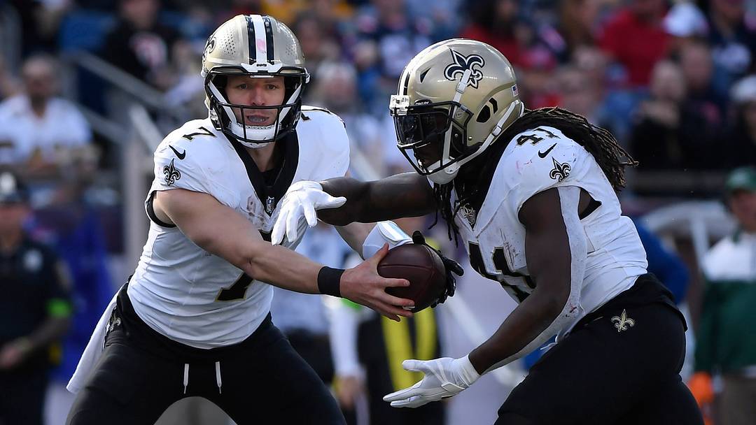 Longtime New Orleans Saints Taysom Hill (7) and Alvin Kamara (41) both have uncertain futures as the team enters OTAs during the 2026 offseason.
