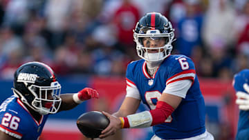 New York Giants quarterback Jaxson Dart (6) hands the ball off to New York Giants running back Devin Singletary (26) during a week 9 game between New York Giants and San Francisco 49ers at MetLife Stadium on Sunday, Nov. 2, 2025.