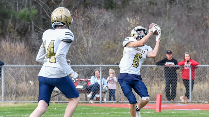 Essex's Ethan Hemingway makes a sure catch on a CVU kickoff during the Hornets' D1 football semifinal vs the Redhawks on Saturday afternoon in Hinesburg
D1 Football Semifinal Essex At Cvu 05nov22 9024 Essex's Ethan Hemingway makes a sure catch on a CVU kickoff during the Hornets' D1 football semifinal vs the Redhawks on Saturday afternoon in Hinesburg
D1 Football Semifinal Essex At Cvu 05nov22 9024