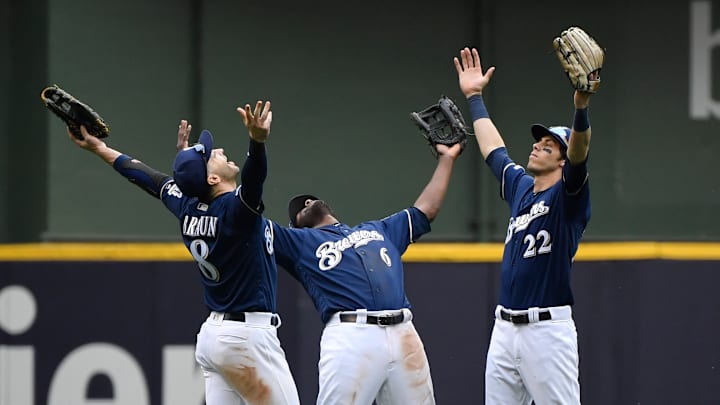 Pittsburgh Pirates  v Milwaukee Brewers
