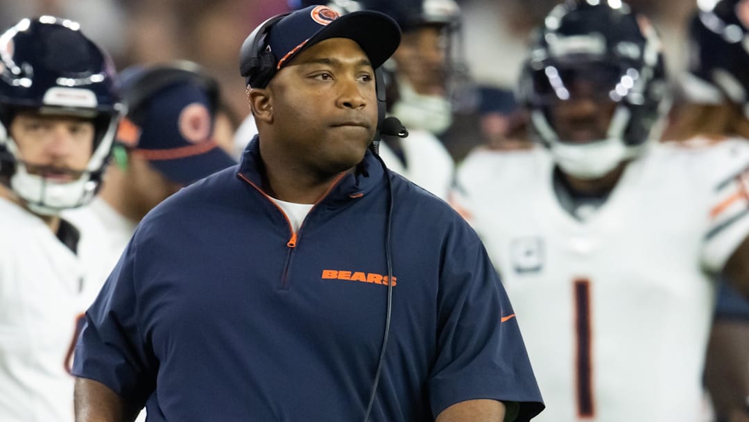 Nov 3, 2024; Glendale, Arizona, USA; Chicago Bears special teams coordinator Richard Hightower against the Arizona Cardinals at State Farm Stadium. 