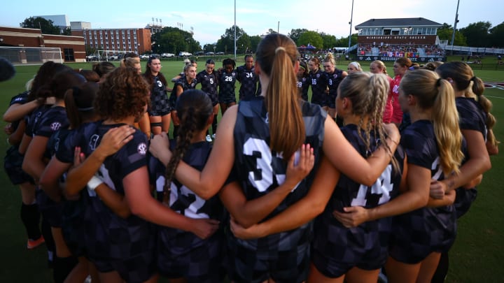 No. 15 Mississippi State's soccer team huddles before the start of their season-opening game against Baylor on Thursday in Starkville.