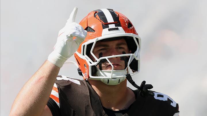 Cleveland Browns defensive tackle Mason Graham (94) runs onto the field