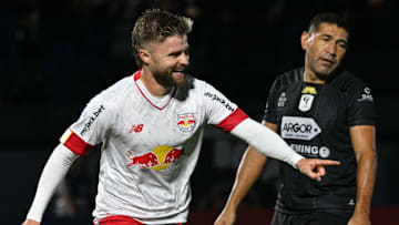 Eduardo Sasha foi o grande nome da goleada do Massa Bruta