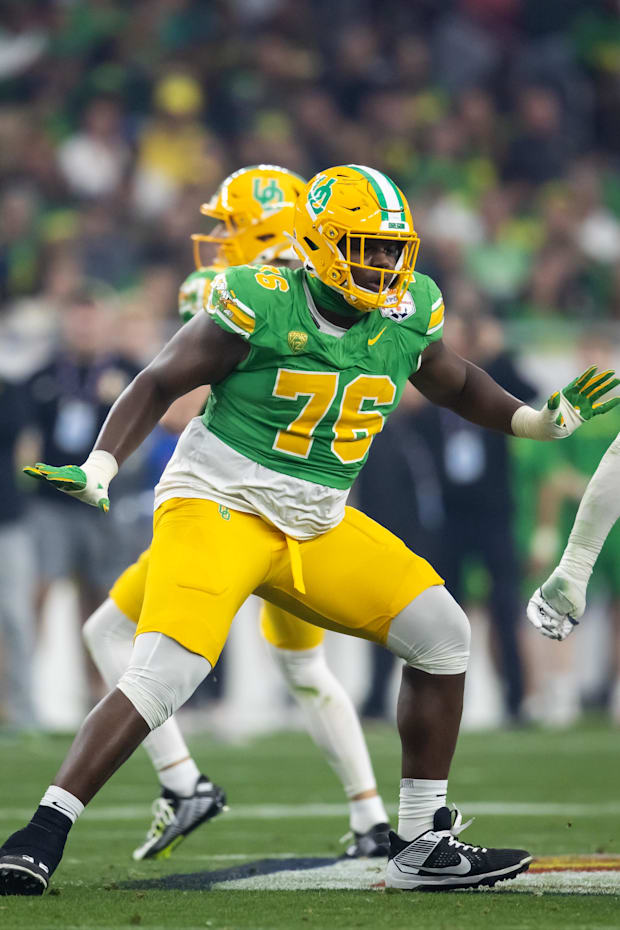 Oregon Ducks offensive lineman Josh Conerly Jr. against the Liberty Flames during the Fiesta Bowl at State Farm Stadium.