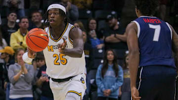 Nov. 8, 2024; Columbia, Missouri, USA; Missouri guard Mark Mitchell (25) catches a pass in the game against the Howard Bison.