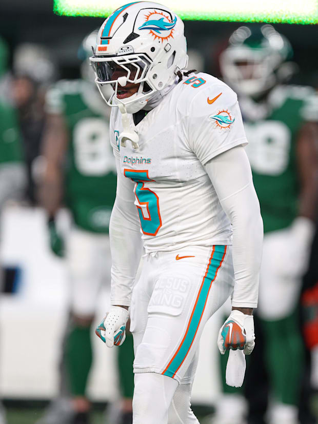 Former Miami Dolphins cornerback Jalen Ramsey (5).