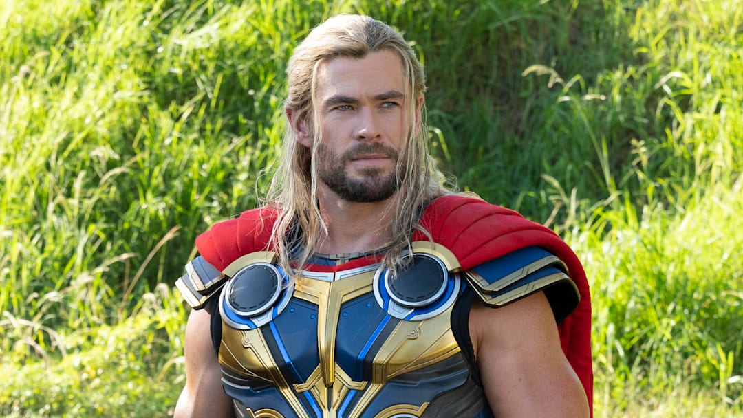 (L-R): Natalie Portman as Mighty Thor and Chris Hemsworth as Thor in Marvel Studios' THOR: LOVE AND THUNDER. 