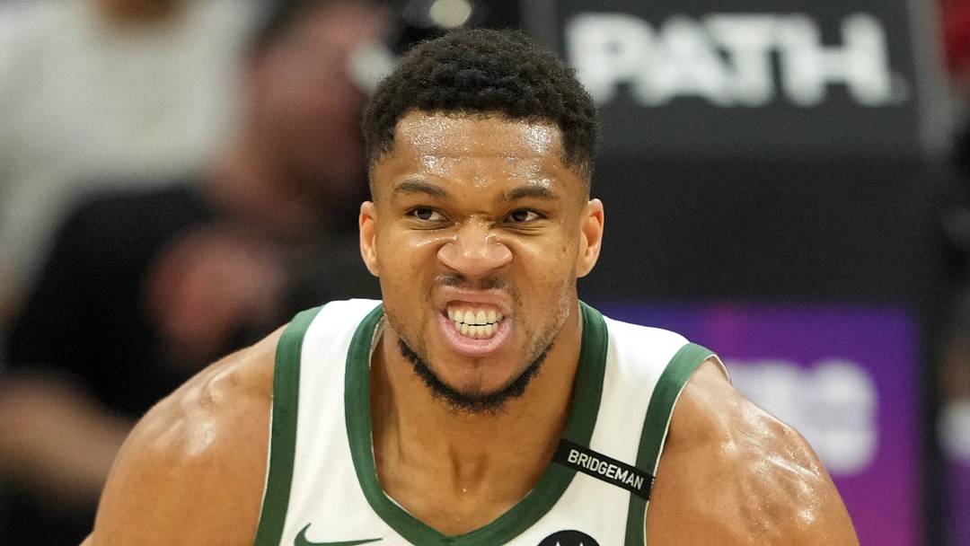 San Antonio Spurs, Giannis Antetokounmpo