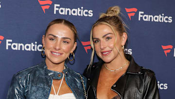 Hanna Cavinder and Haley Cavinder