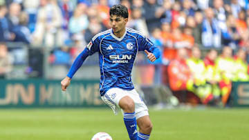 Mertcan Ayhan im Trikot von Schalke 04