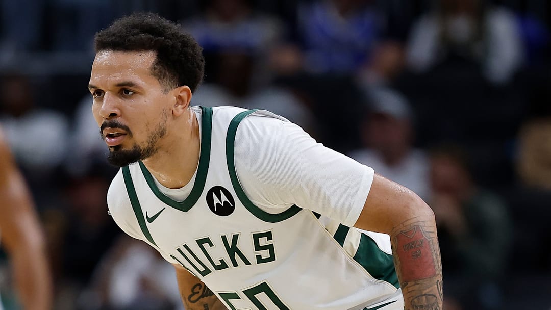 Detroit Pistons v Milwaukee Bucks