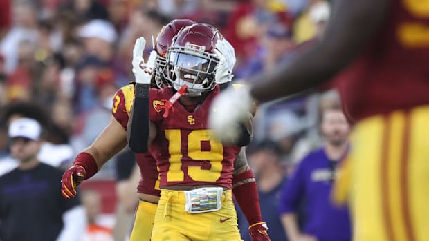 ov 4, 2023; Los Angeles, California, USA; USC Trojans safety Jaylin Smith (19) reacts after breaking up a play during the fir