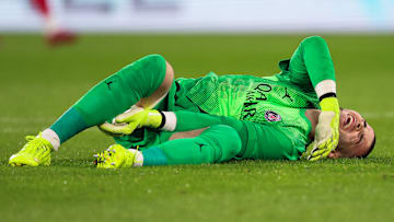 Lucas Chevalier ne foulera peut-être pas la pelouse du Parc des Princes ce Samedi.