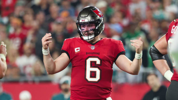 Tampa Bay Buccaneers quarterback Baker Mayfield (6) gestures before the snap against the Philadelphia Eagles 