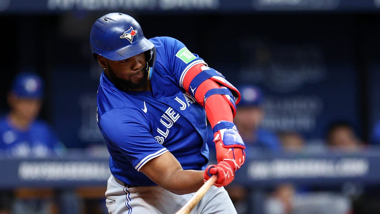 Toronto Blue Jays Star Nearly Hits History With 2025 Salary as He