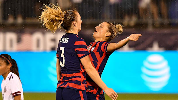 United States midfielder Kristie Mewis (6) celebrates the goal by the United States midfielder Sam Mewis (3) against Mexico