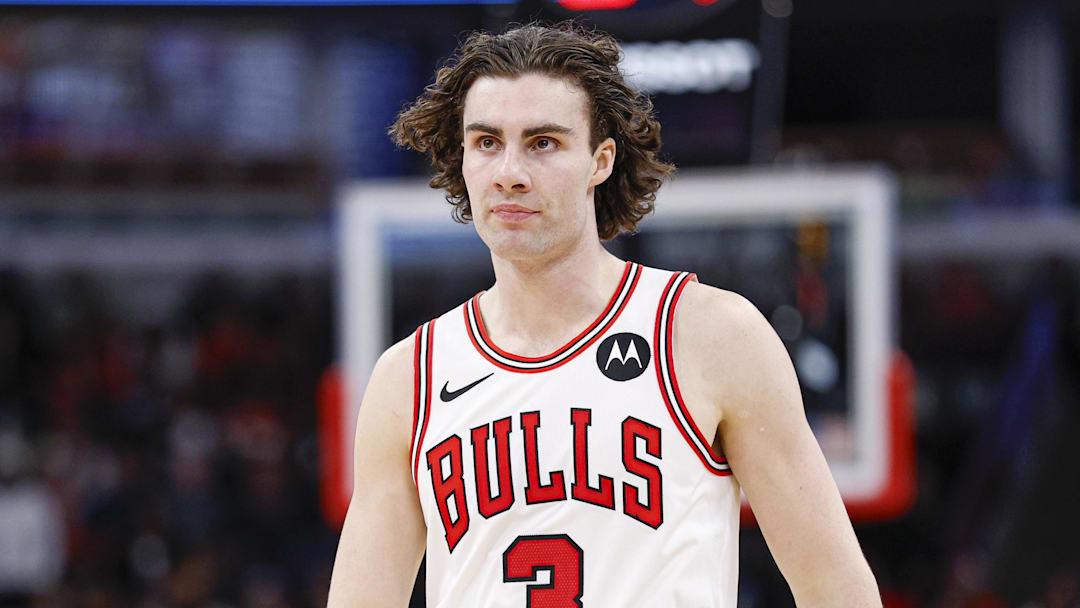 Nov 4, 2025; Chicago, Illinois, USA; Chicago Bulls guard Josh Giddey (3) reacts during the second half at United Center. Mandatory Credit: Kamil Krzaczynski-Imagn Images Nov 4, 2025; Chicago, Illinois, USA; Chicago Bulls guard Josh Giddey (3) reacts during the second half at United Center. Mandatory Credit: Kamil Krzaczynski-Imagn Images