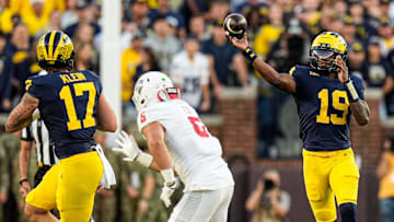 Michigan quarterback Bryce Underwood (19)