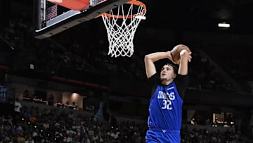 Dallas Mavericks forward Cooper Flagg (32)
